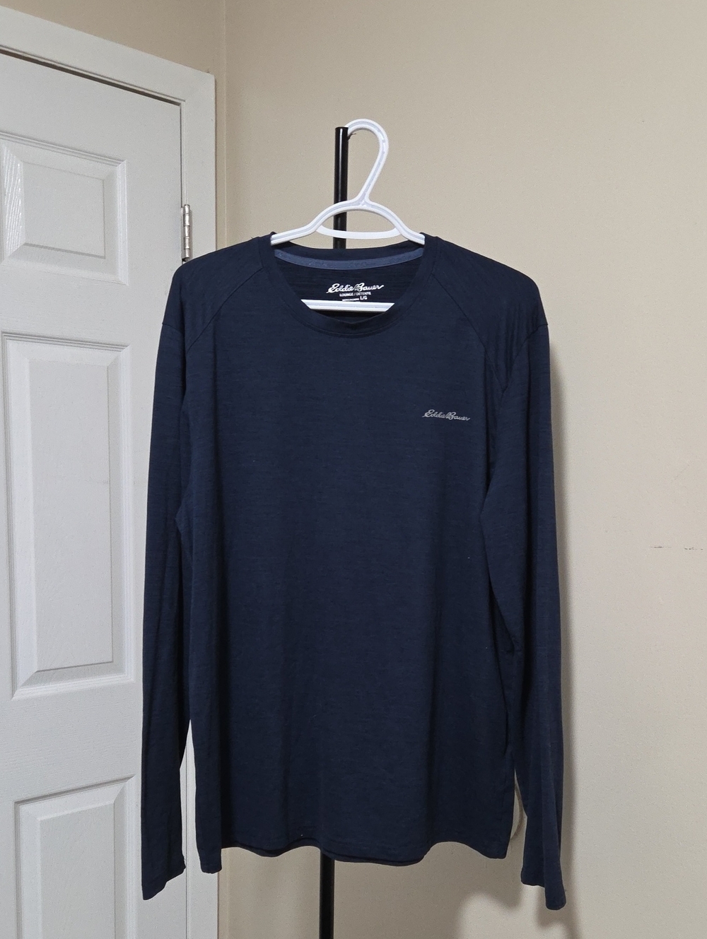 Eddie Bauer Men's Long-Sleeve Crew in Dark Blue